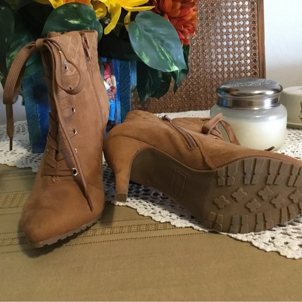 ME TOO TEXTILE UPPER BROWN SUEDE 3.5 HEEL BOOTS / SIDE ZIPPER/ NWOT/ SIZE 8 - Picture 2 of 5